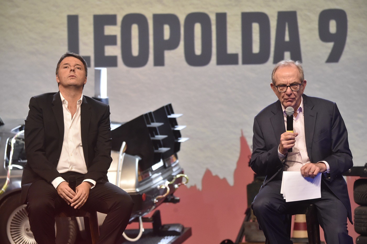 Leopolda, Renzi ‘ritorna al futuro’ e lancia la contromanovra: ma non si parla di Pd