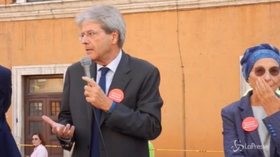 Gentiloni: “L’unico muro che ci piace è quello delle ragazze della pallavolo”
