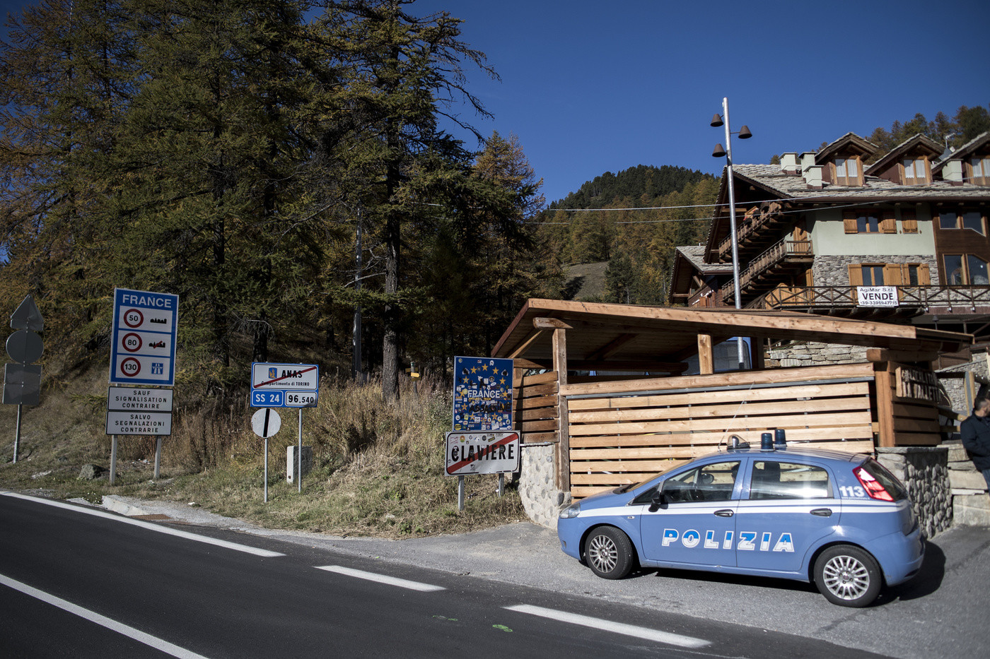 Migranti, polizia italiana al confine: vertice Salvini-Castaner