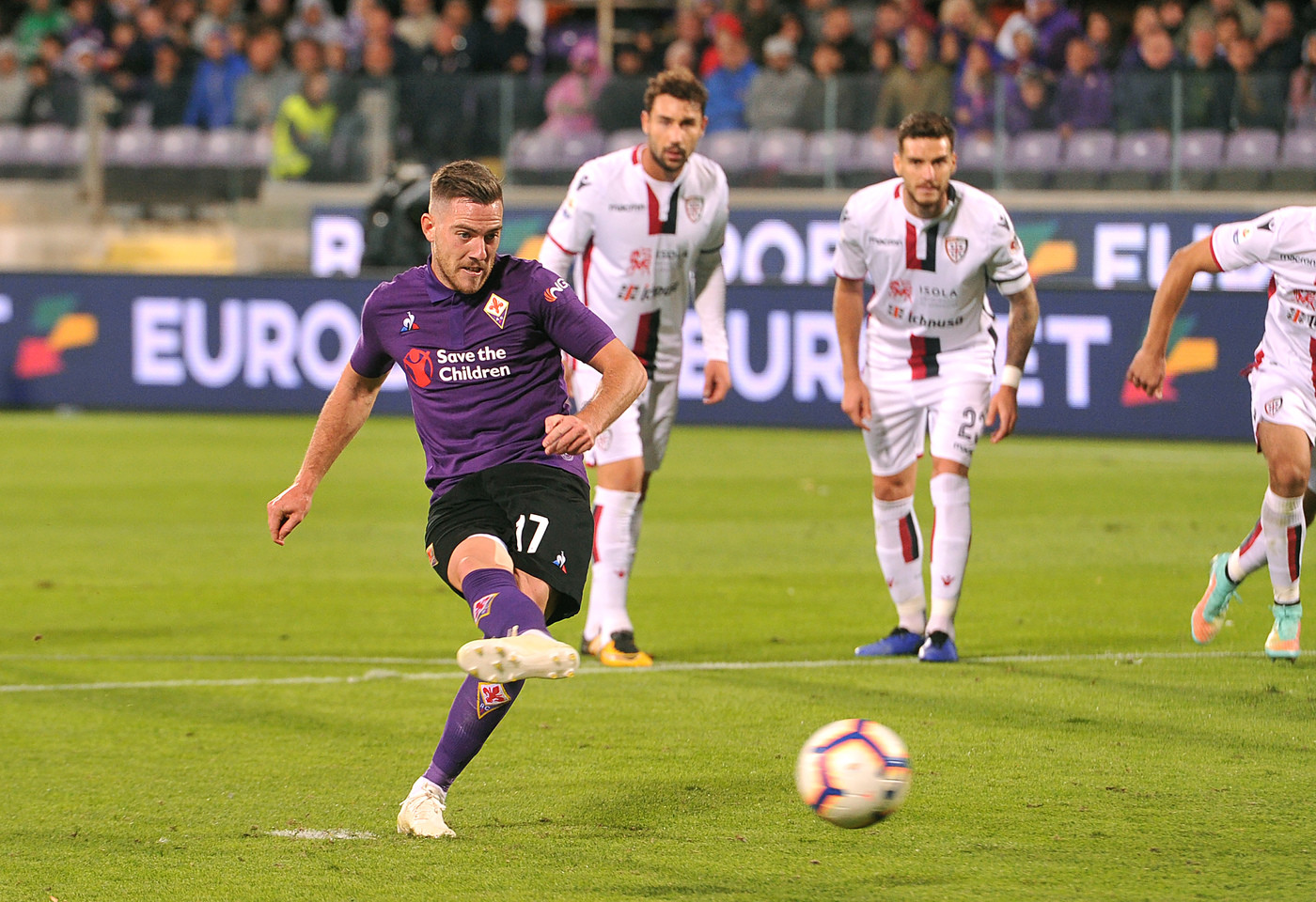 Serie A, Pavoletti ferma la viola: Fiorentina-Cagliari 1-1