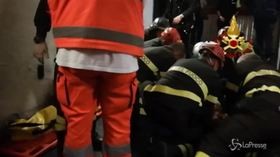 Cede la scala mobile a Roma, i soccorsi ai feriti nella metro