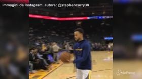 Nba, Steph Curry fenomenale anche a pallavolo