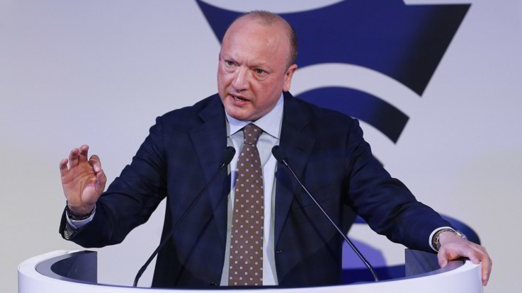 Manovra, Boccia attacca: “Non si può governare dicendo che non te ne frega dello spread”