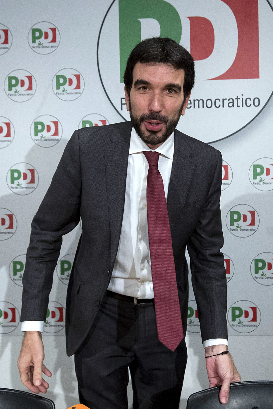 Pd verso Forum. Martina valuta candidatura e Renzi resta nel partito