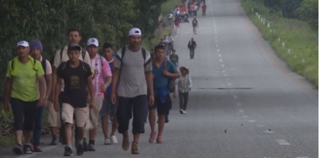 Carovana migranti, Trump vuole chiudere confine: pensa a un decreto