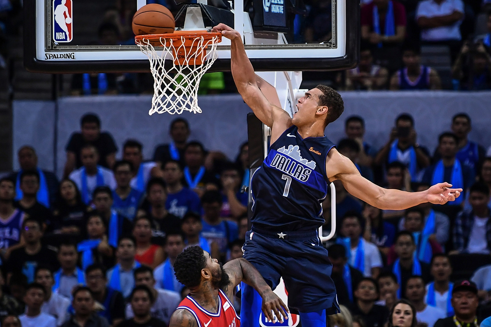 Nba: Clippers espugnano Houston, 16 punti per Gallinari