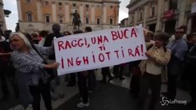 Protesta in Campidoglio, Massimo Ghini: “Roma dice basta, per questo sono qui”