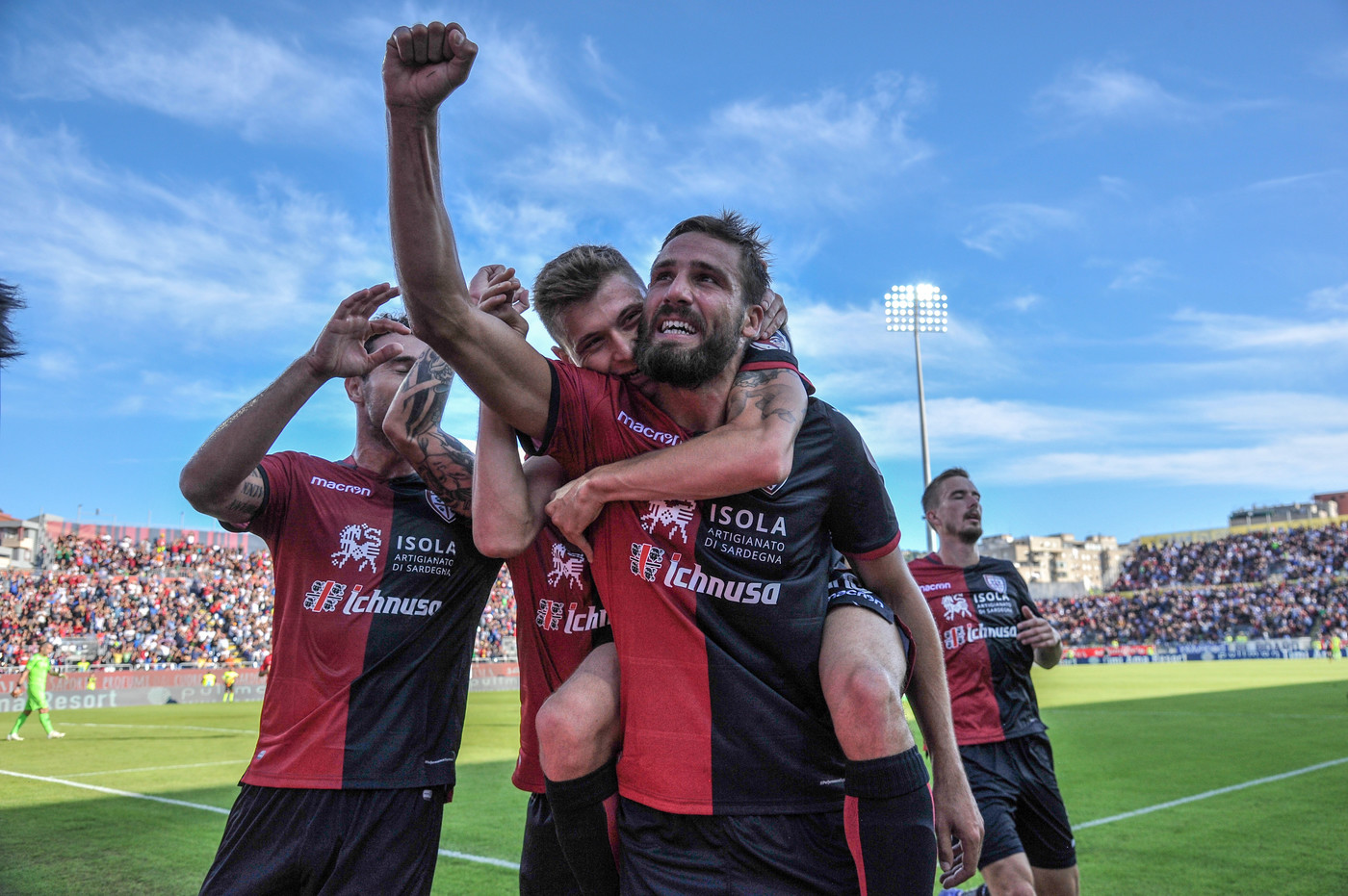 Serie A, Chievo di Ventura ancora ko: Cagliari fa festa e vince 2-1