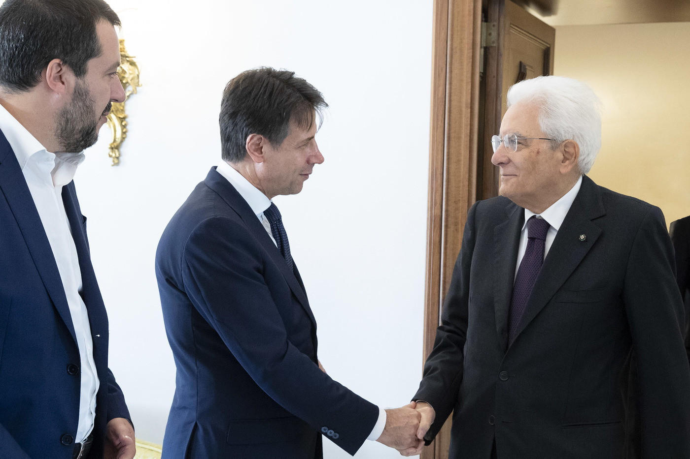 Manovra, Mattarella a Conte: “Dialogo costruttivo con Ue”. La replica: “C’è, rilanceremo crescita”