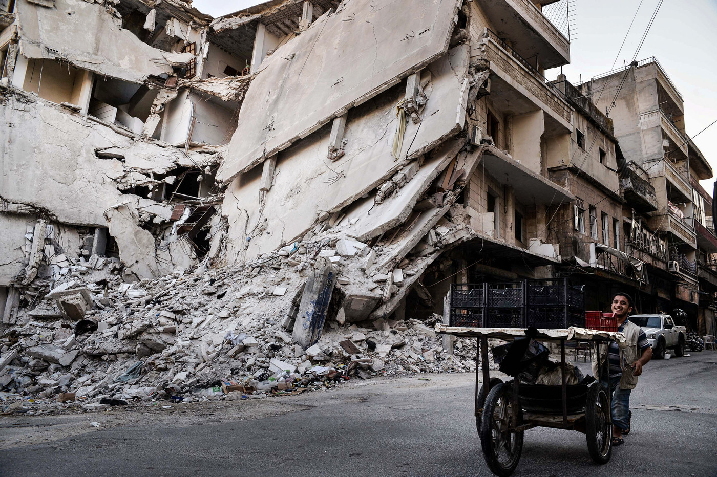 Siria, raid a guida Usa uccide 14 civili: 5 sono bimbi