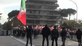 Roma, corteo Forza Nuova: “Chiediamo lavoro, ci danno immigrazione”