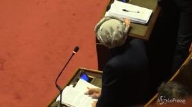 Dl Sicurezza, il lapsus di Emma Bonino: “Aumenterà illegalità e quindi sicurezza”