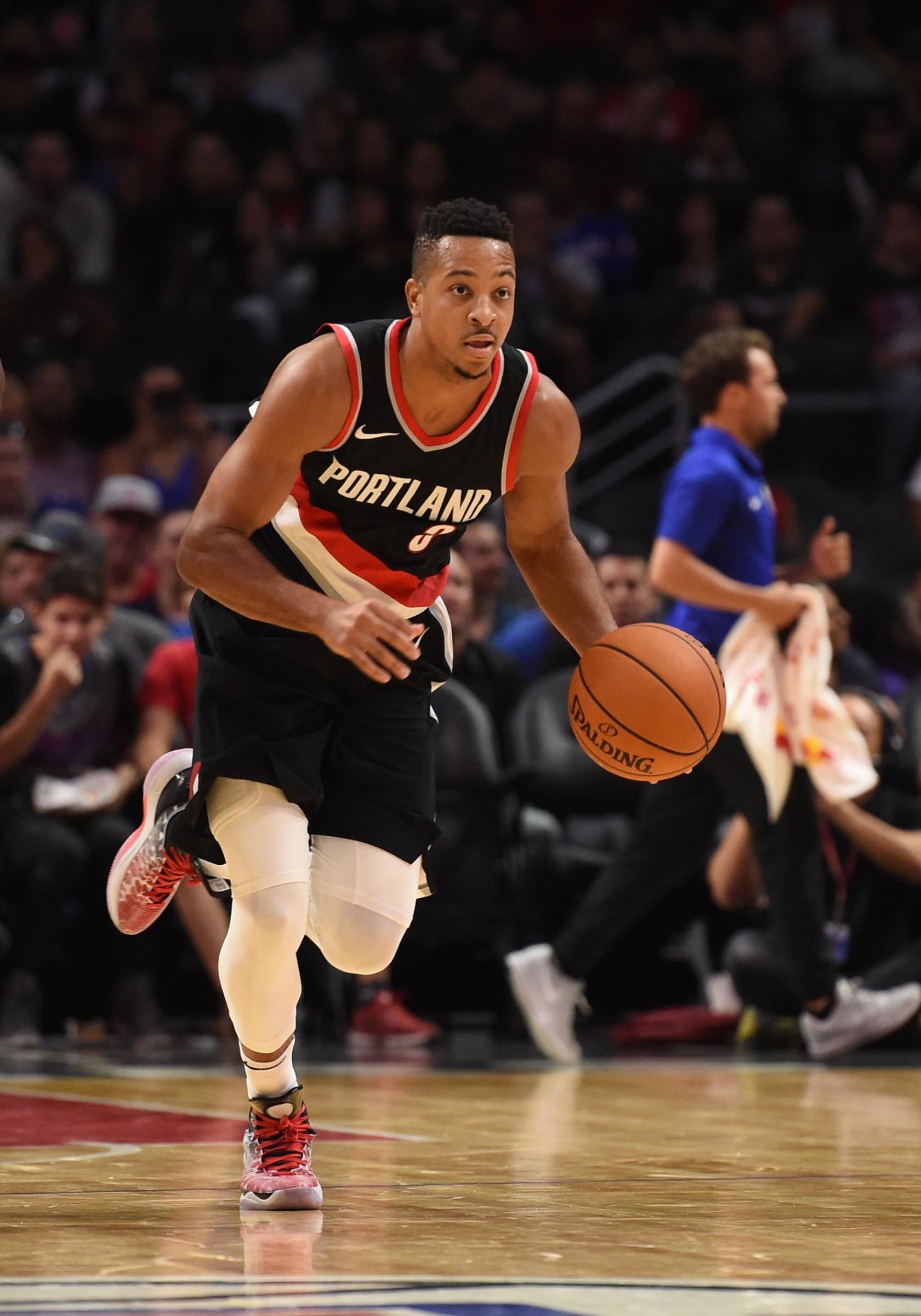 Basket, Nba: McCollum da urlo per Portland. Bene Nets, Mavs e Hornets