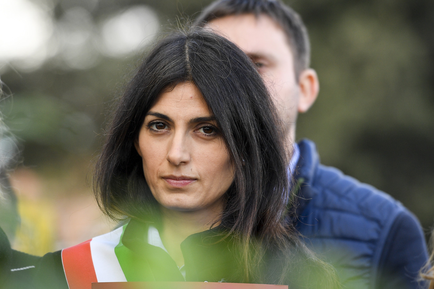 Processo Raggi, procura chiede condanna a 10 mesi per la sindaca. Il  pm: “Mentì per non perdere la carica”