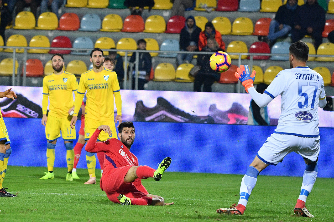 Serie A, Fiorentina non sa più vincere: Frosinone la riprende all’89’, 1-1