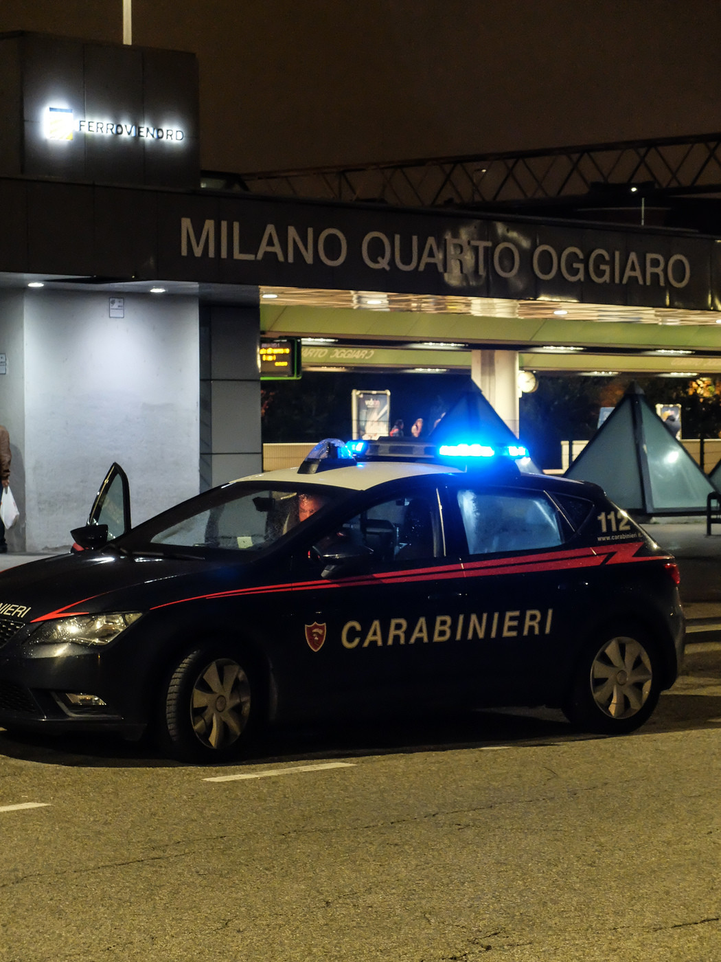 Bologna, fuggono alla vista dei carabinieri e si schiantano: morti due 19enni