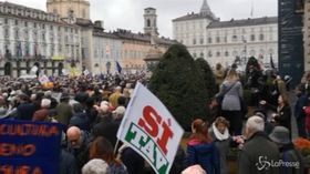 A Torino manifestano i sì Tav, piena Piazza Castello