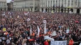 Torino, in piazza i sì Tav: “La città non si può fermare”