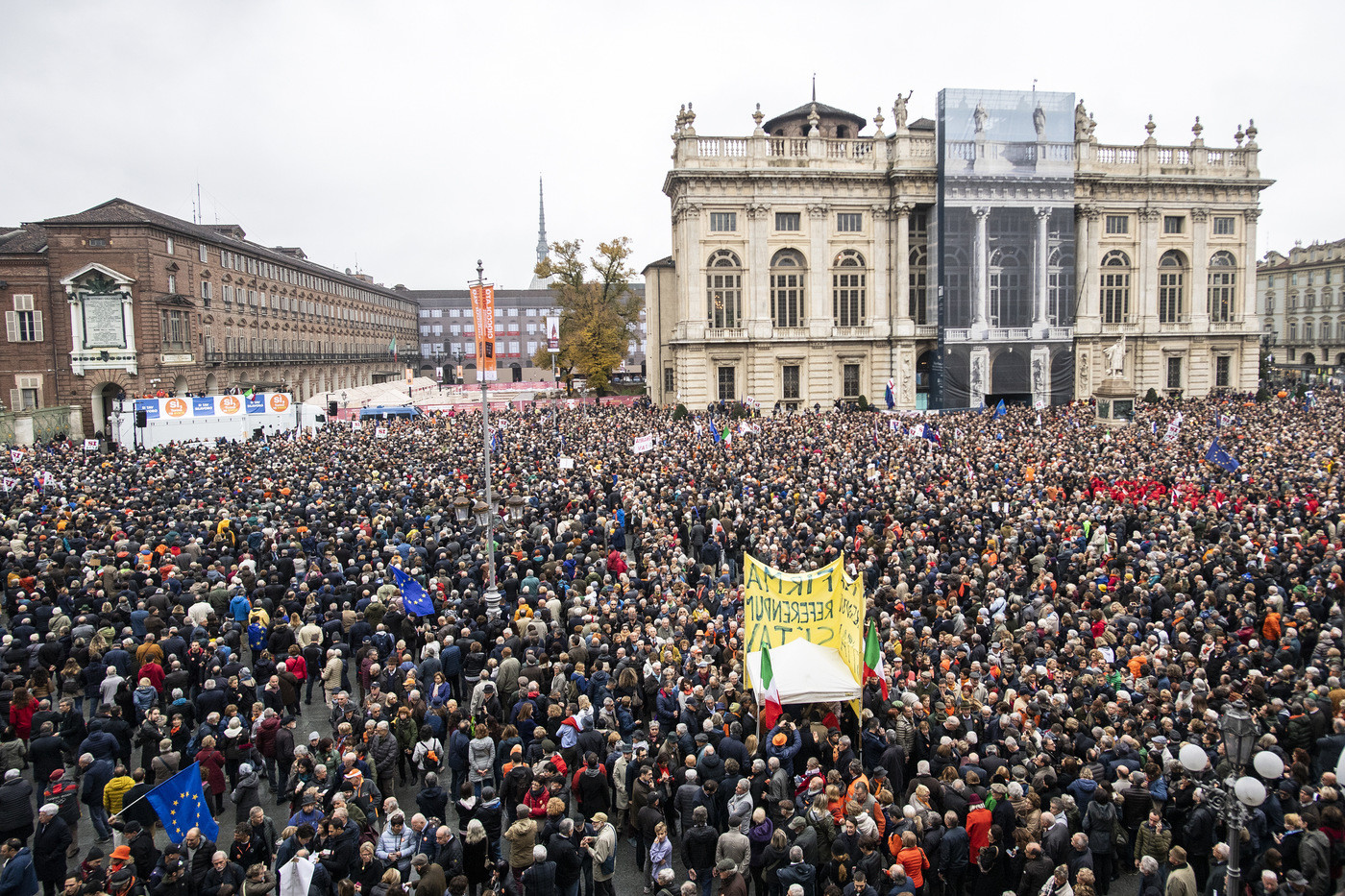 Tav, rivoluzione ‘garbata’ a Torino: in 40mila per il ‘sì’. Appendino: “Porta aperta”