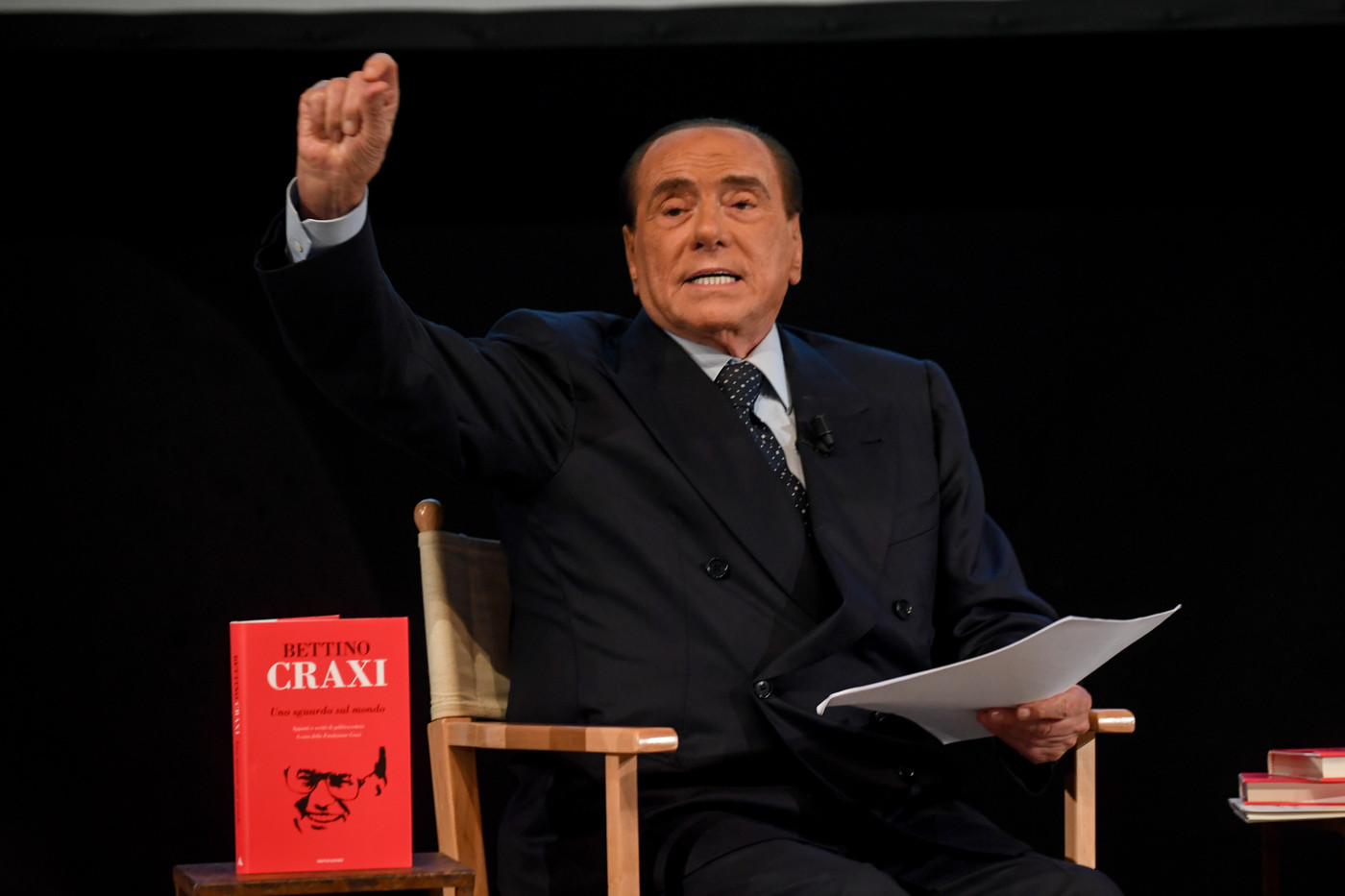 Berlusconi: “Il governo cadrà, siamo all’anticamera di una dittatura”. Salvini: “Sciocchezze da frustrati”