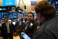 Borsa, crolla New York. Il Nasdaq perde il 2,7%. Male il Dow Jones