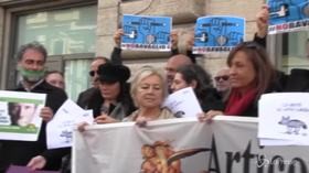 Roma, il flash mob dei giornalisti contro gli attacchi della politica