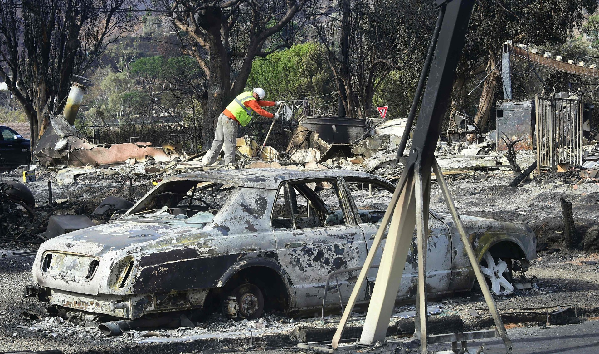 Usa, incendi California: almeno 50 morti, ricerche continuano