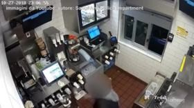 Poco ketchup nel panino: aggredita cuoca del McDonald’s