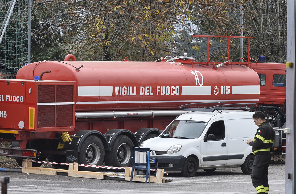 Incendio in galleria ferroviaria sulla linea Napoli-Salerno: 5 operai feriti
