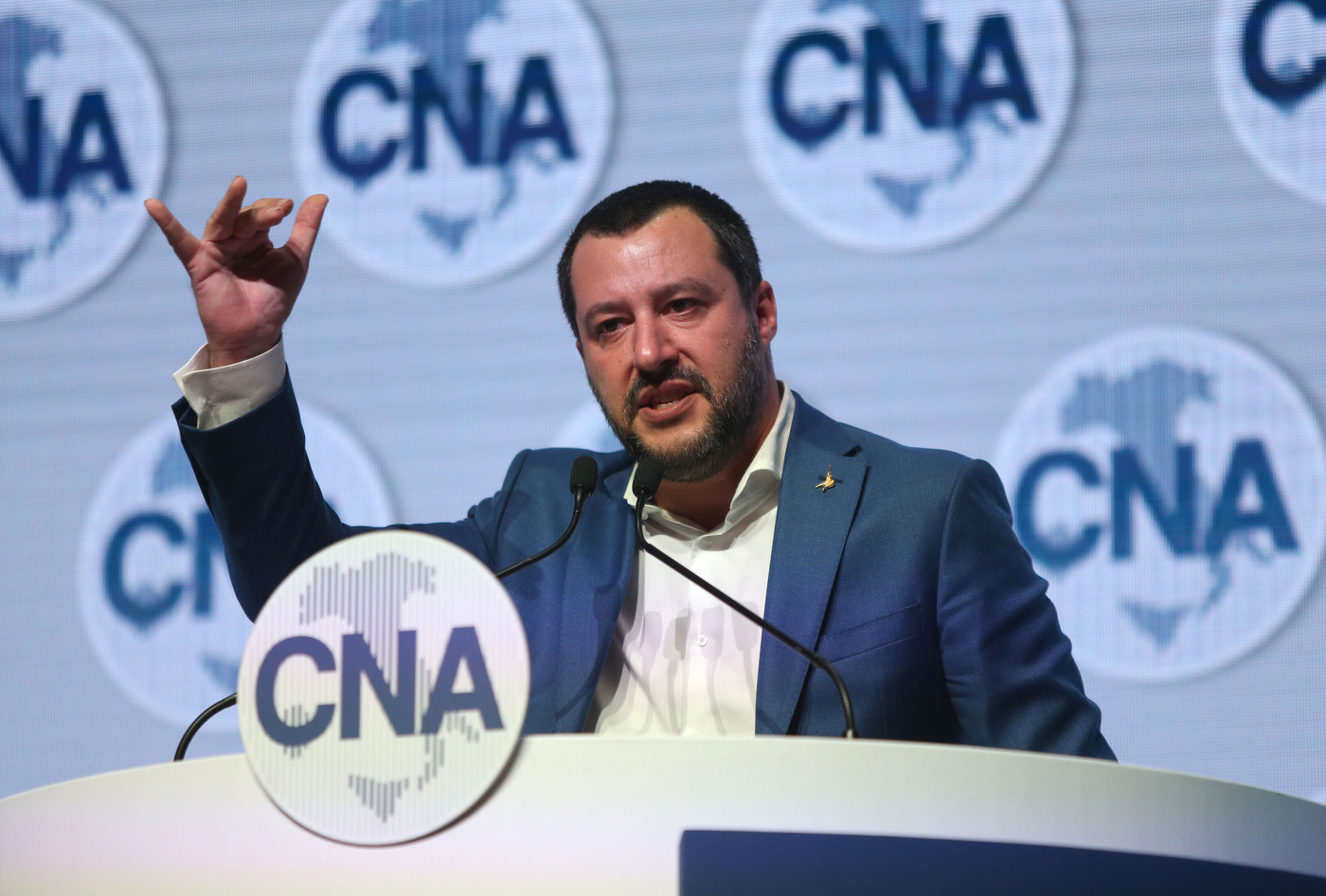 Rifiuti, roghi in Campania: è alta la tensione sugli inceneritori tra Lega e M5S