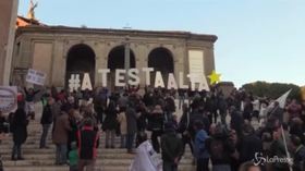Roma, manifestazione a favore della sindaca Raggi: “Sono commossa”
