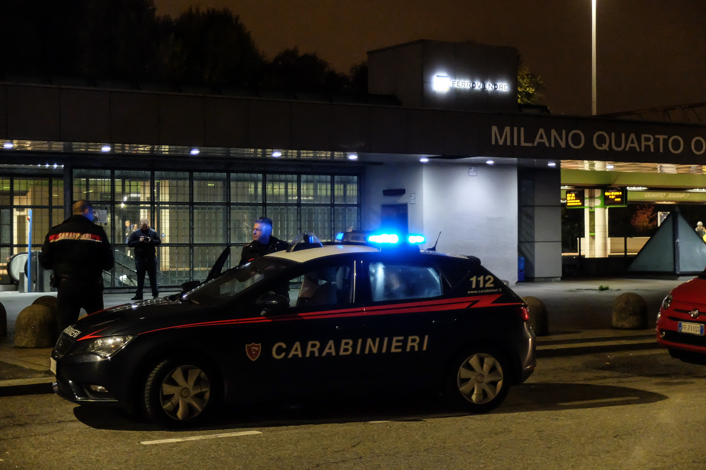 Macerata, lancia acido contro la moglie e la accoltella. Deputata M5s: “Scioccata, ero a 30 metri da lì”