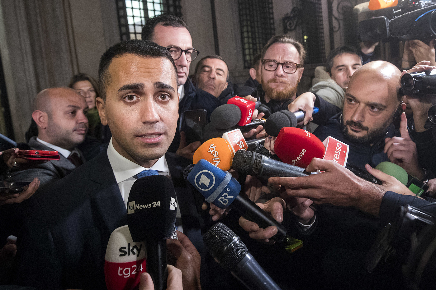 Governo, Di Maio: “Tutto bene finché Salvini non chiede nulla per Berlusconi”