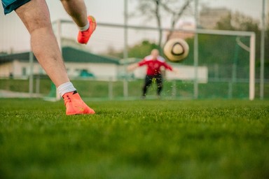 Arezzo, insulti razzisti a baby calciatore: lui reagisce e viene espulso
