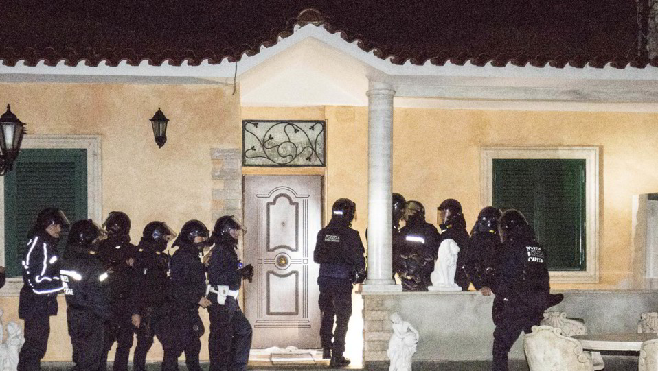 Roma Blitz Contro Il Clan Dei Casamonica Parte La Demolizione Di