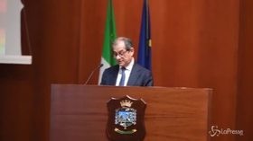 Tria: “Dal primo gennaio fatturazione elettronica obbligatoria”