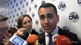 Di Maio: “L’Italia non esce dall’Europa, sono disposto a tatuarmelo”