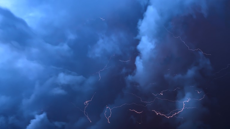 Nubi e piogge al Nord, più sereno al Sud: il meteo del 21 e 22 novembre