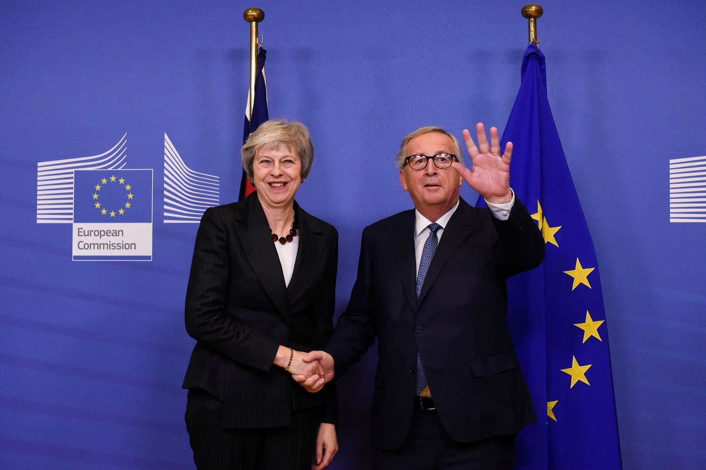 Brexit, May da Juncker in vista del summit Ue: “Progressi, ma il lavoro continua”