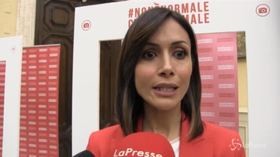 Campagna contro la violenza sulle donne, Carfagna: “Cambiare la testa delle persone”