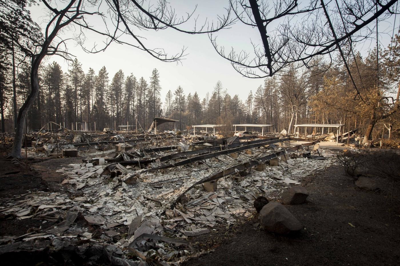 Incendi in California: il bilancio sale a 83 morti e 563 dispersi