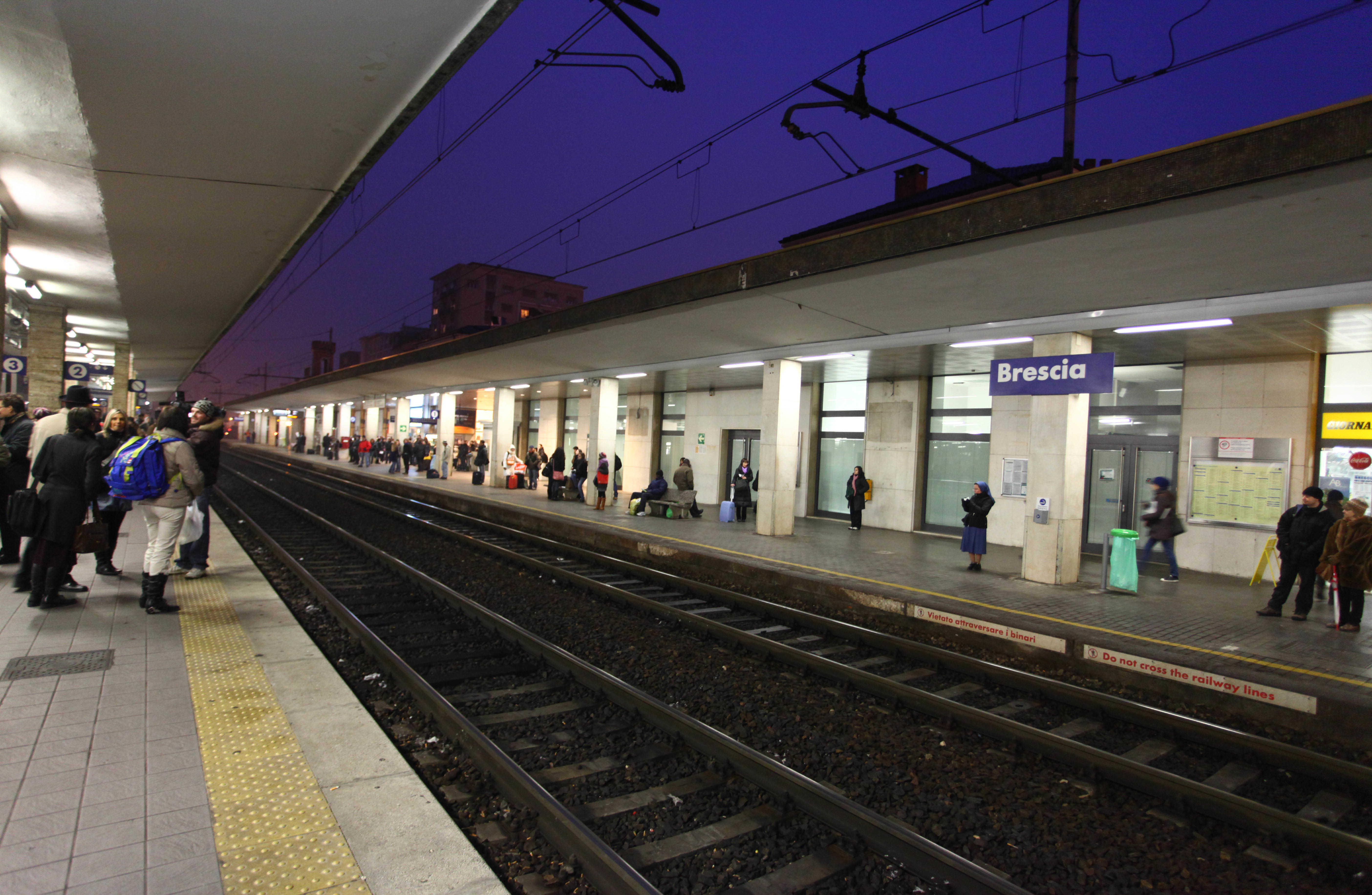 Muore operaio investito da treno sulla linea Milano-Brescia