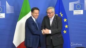 Manovra, Conte da Juncker: “Non litighiamo, we are friends”