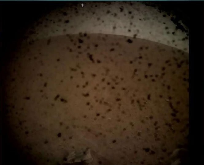 InSight è su Marte: la Nasa esulta per la traversata perfetta InSight è su Marte: la Nasa esulta per la traversata perfetta