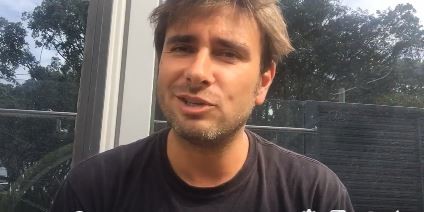 Di Battista: “Papà Di Maio? Renzi e Boschi hanno faccia come il c…”. L’ex ministra: “Insulti da fascista contro di me”