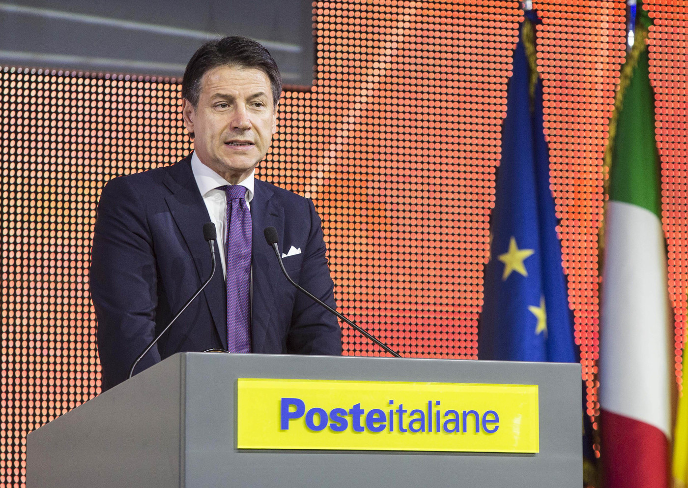 Migranti, il governo frena sul Global Compact dell’Onu: “Deciderà il Parlamento”