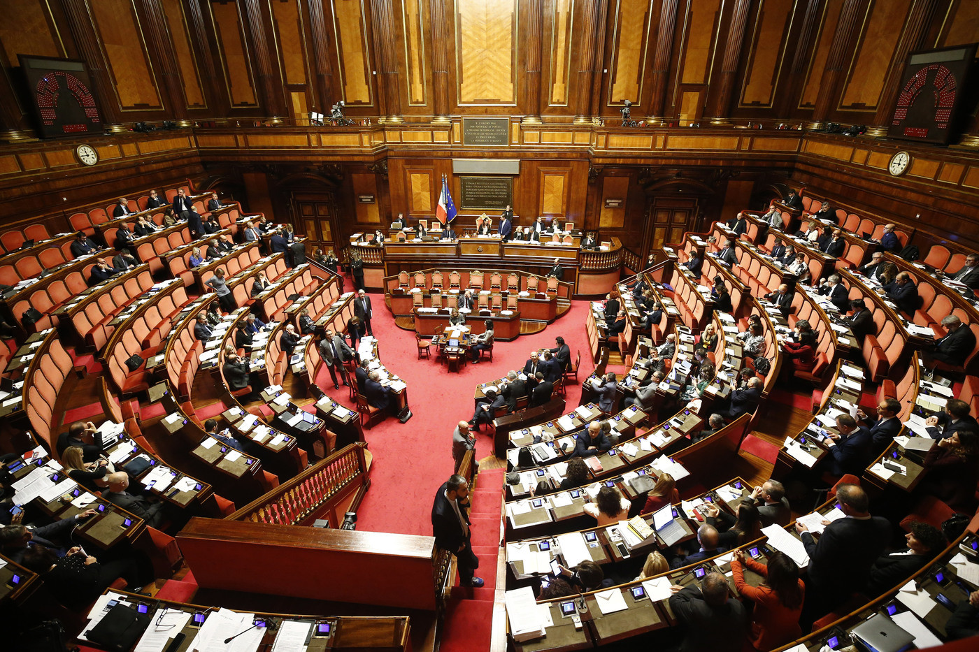 Il Senato approva il decreto Fisco: 147 sì, 106 no e 6 astenuti. Ipotesi di far entrare il testo in manovra