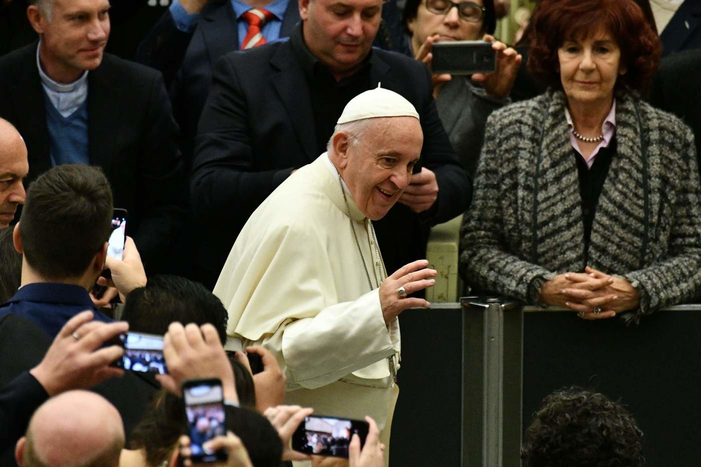 Papa Francesco: “Vendere i beni Chiesa se serve per aiutare i poveri”