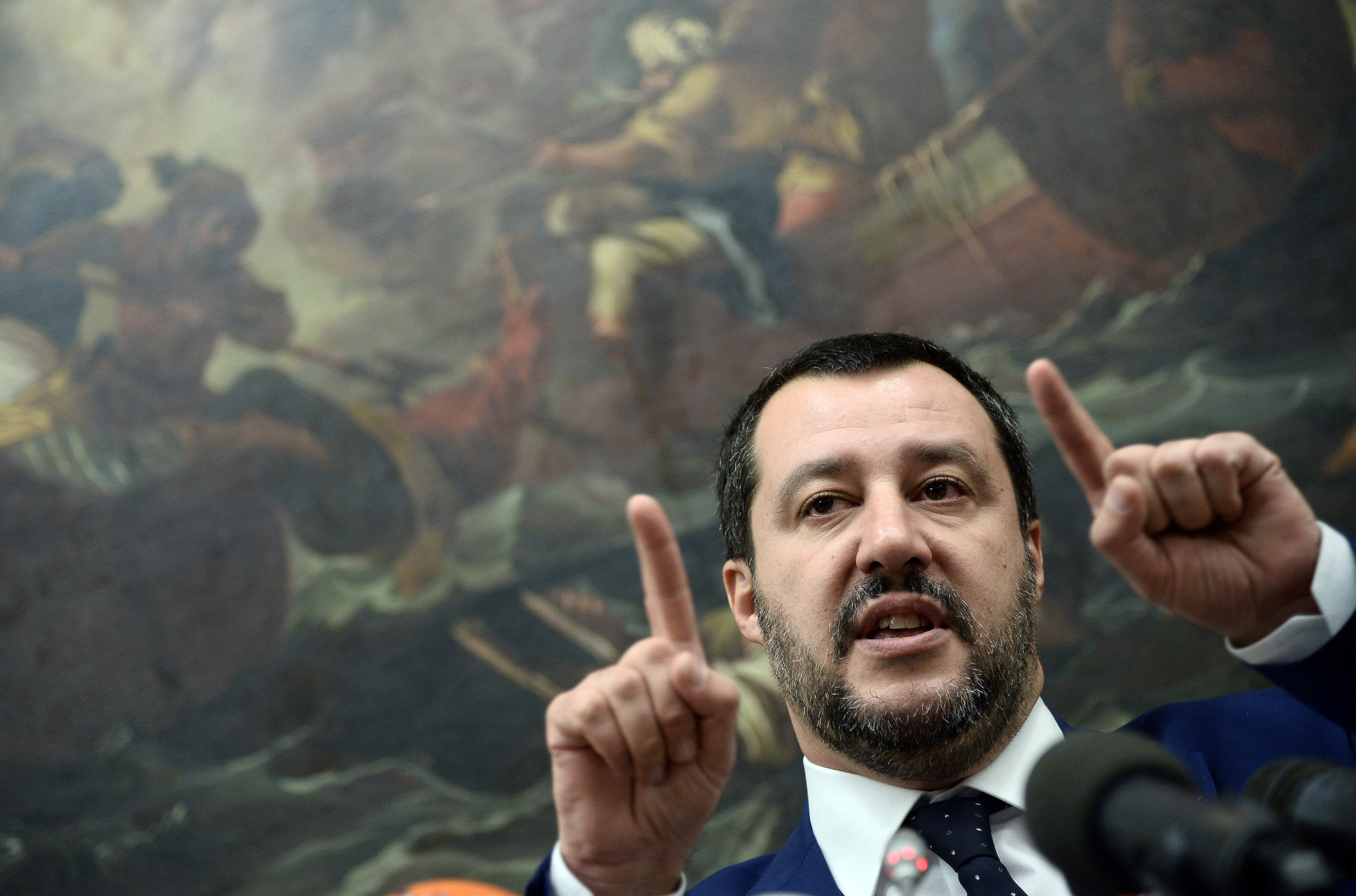 Dl Sicurezza, Fico: “Assente al voto perché ho preso le distanze”. Salvini: “Ma lo ha letto?”
