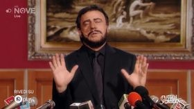 Crozza/Salvini: “Apriremo scuole per ladri italiani, che non ci sono più”